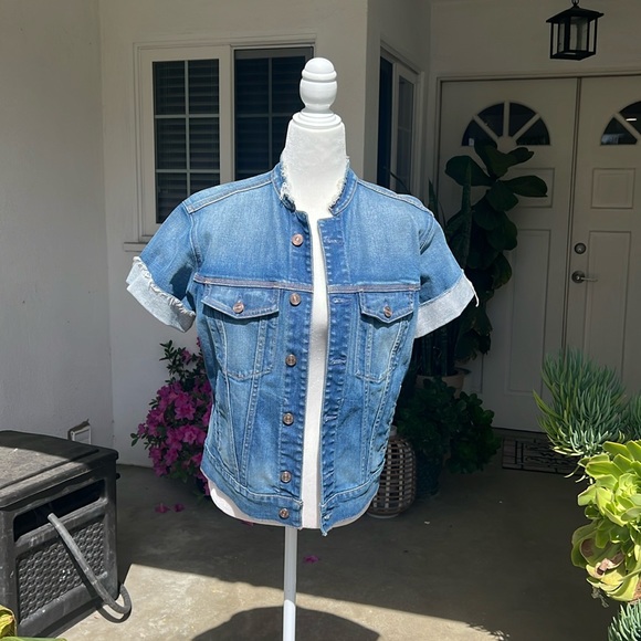 7 For All Mankind Short Sleeves Denim Jacket NWOT - Picture 1 of 13